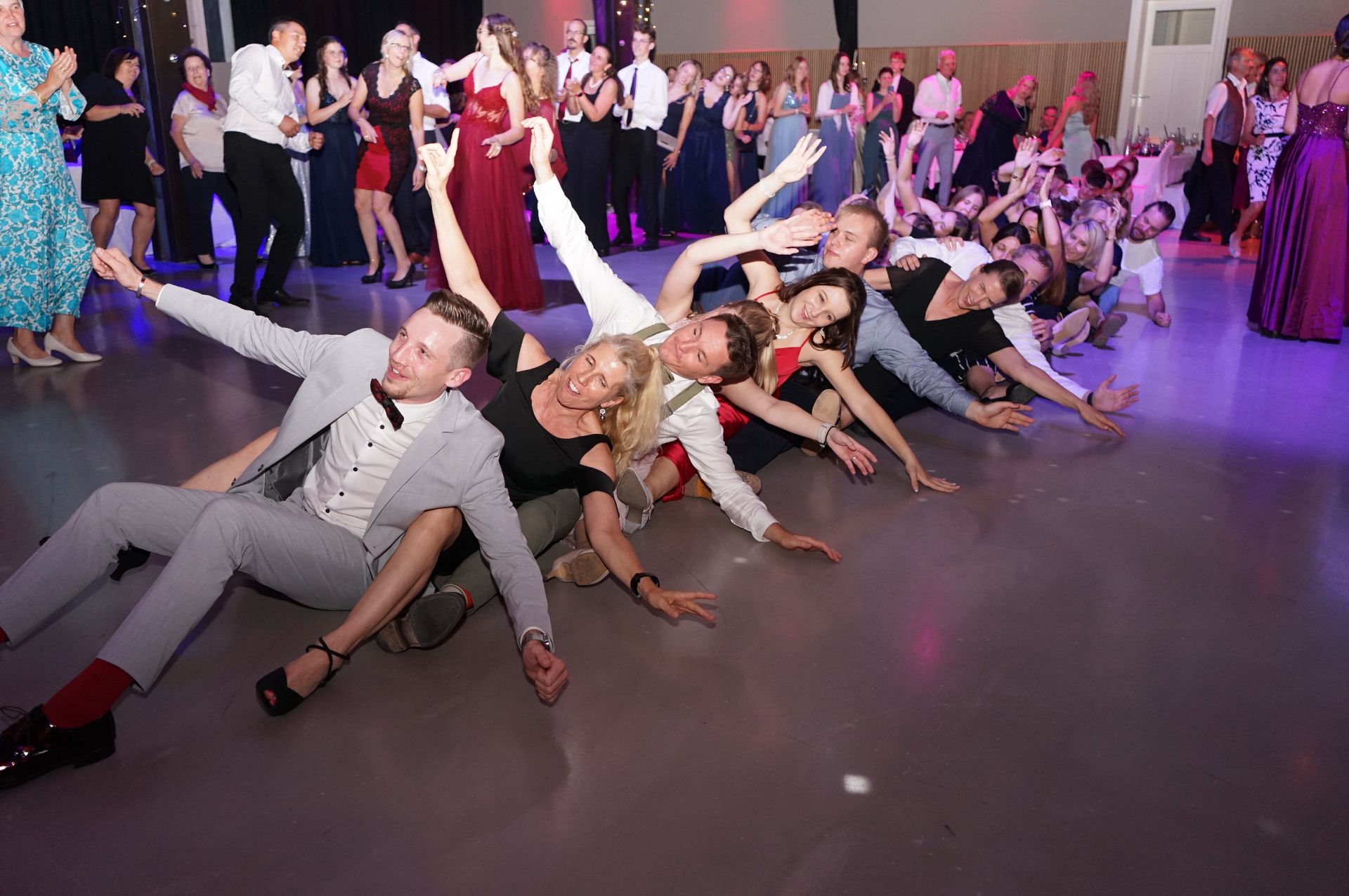 Abschlussball und Abschlussstreich: Realschüler sagen "Tschüss"!