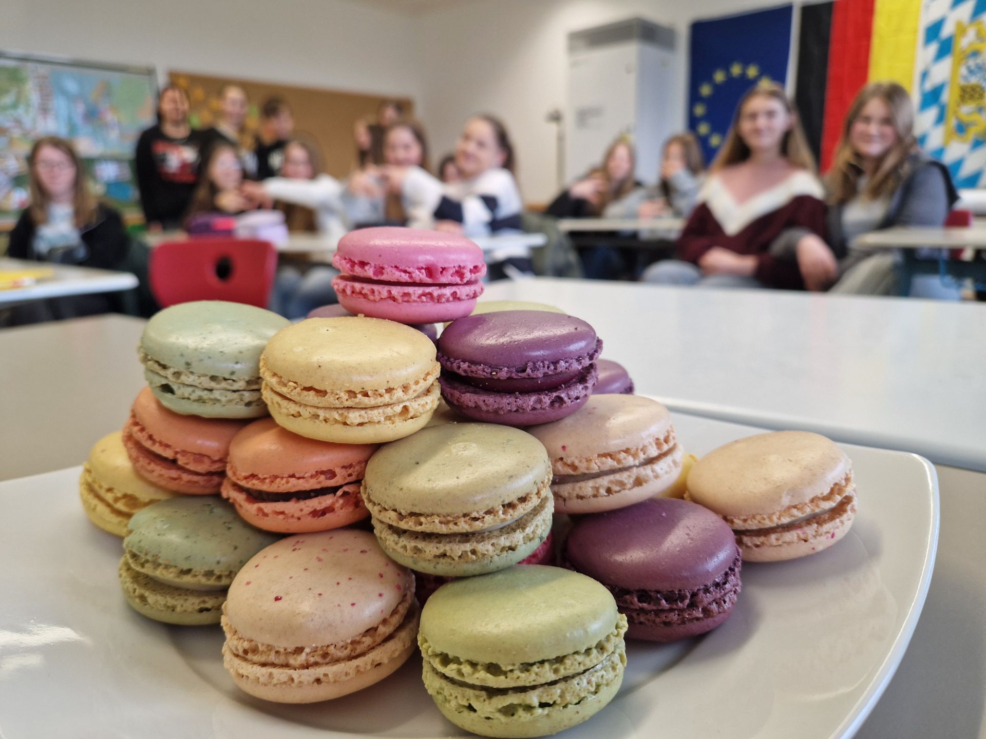 Französische Traditionen und Spezialitäten im Französischunterricht: Crêpes, Macarons et ‘La fête des Rois’