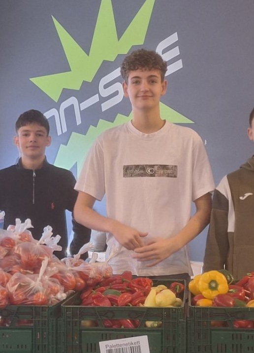 Charity Kids der Realschule Simbach am Inn engagieren sich bei der Tafel