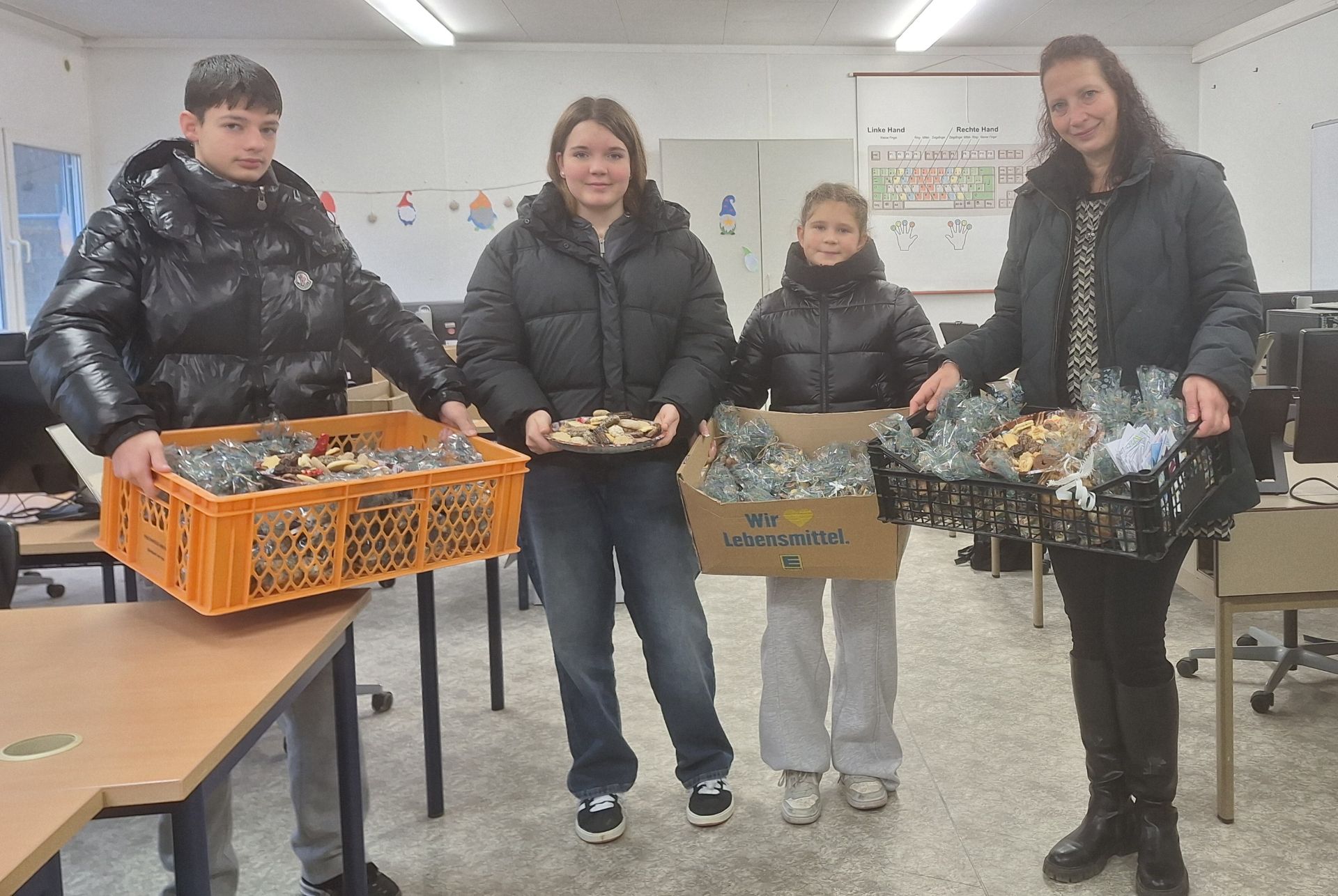 Charity Kids der Realschule bringen Weihnachtsfreude ins BRK-Seniorenheim Simbach